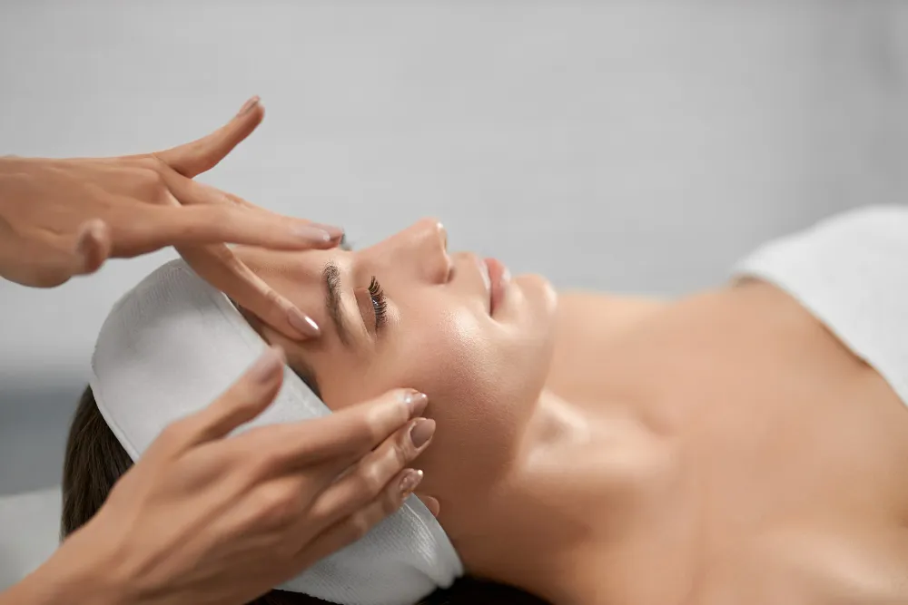 Deep cleansing facial treatment for clogged pores and dull skin in Queens
