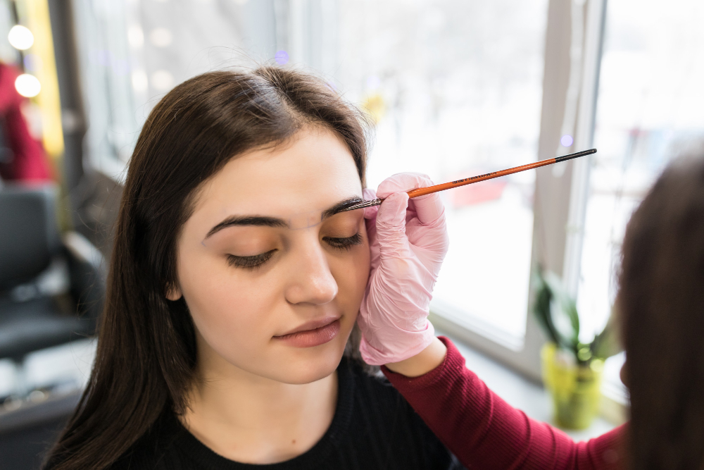 Image of NY Brows and Threading Salon lash services being provided.